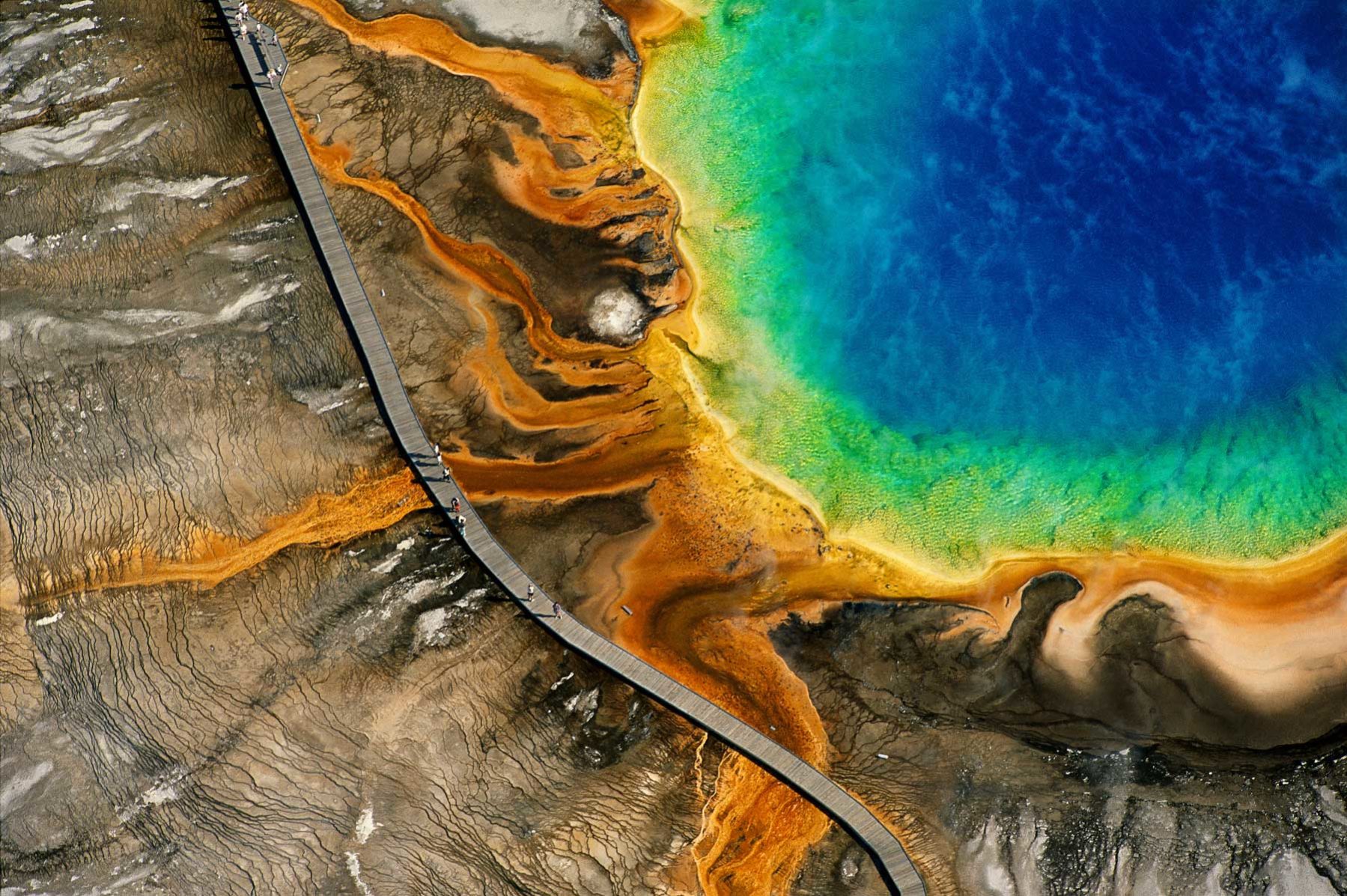 Grand Prismatic Spring, Yellowstone National Park, Wyoming, United States (44°31' N - 110°50' W) © Yann Arthus-Bertrand